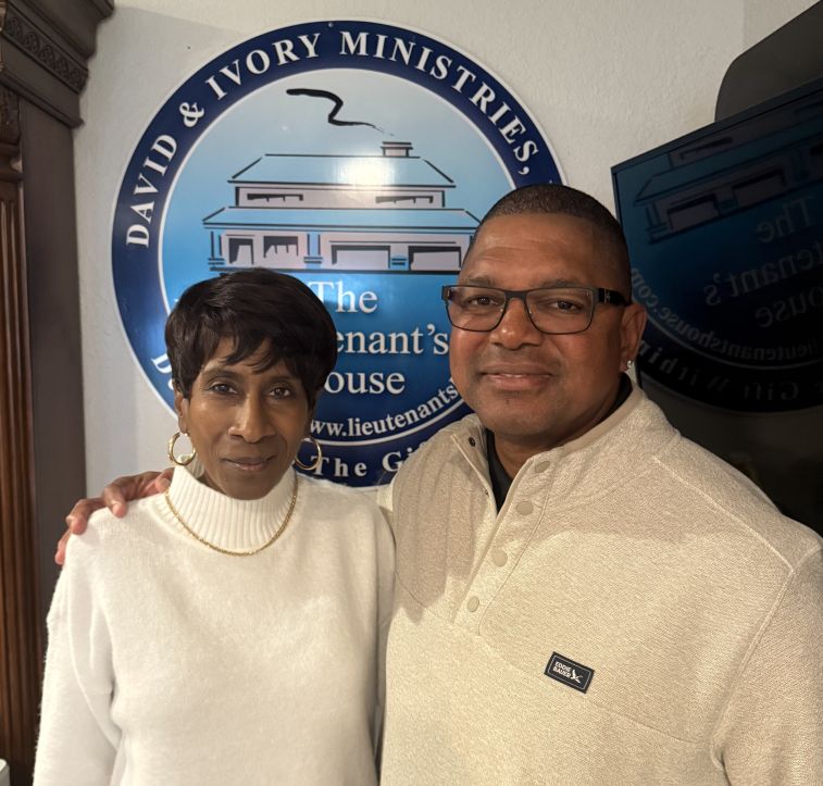 Jeffrey Taylor speaking to a group